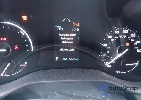 2022 Toyota Sienna Le z USA, uszkodzony, nr VIN 5TDKSKFC0NS049431